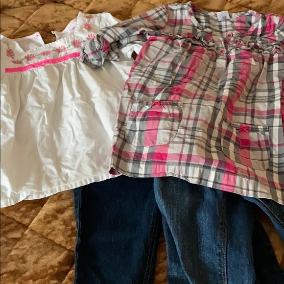 4T bundle.  2 shirts/2 pairs of jeans - Picture 1 of 9